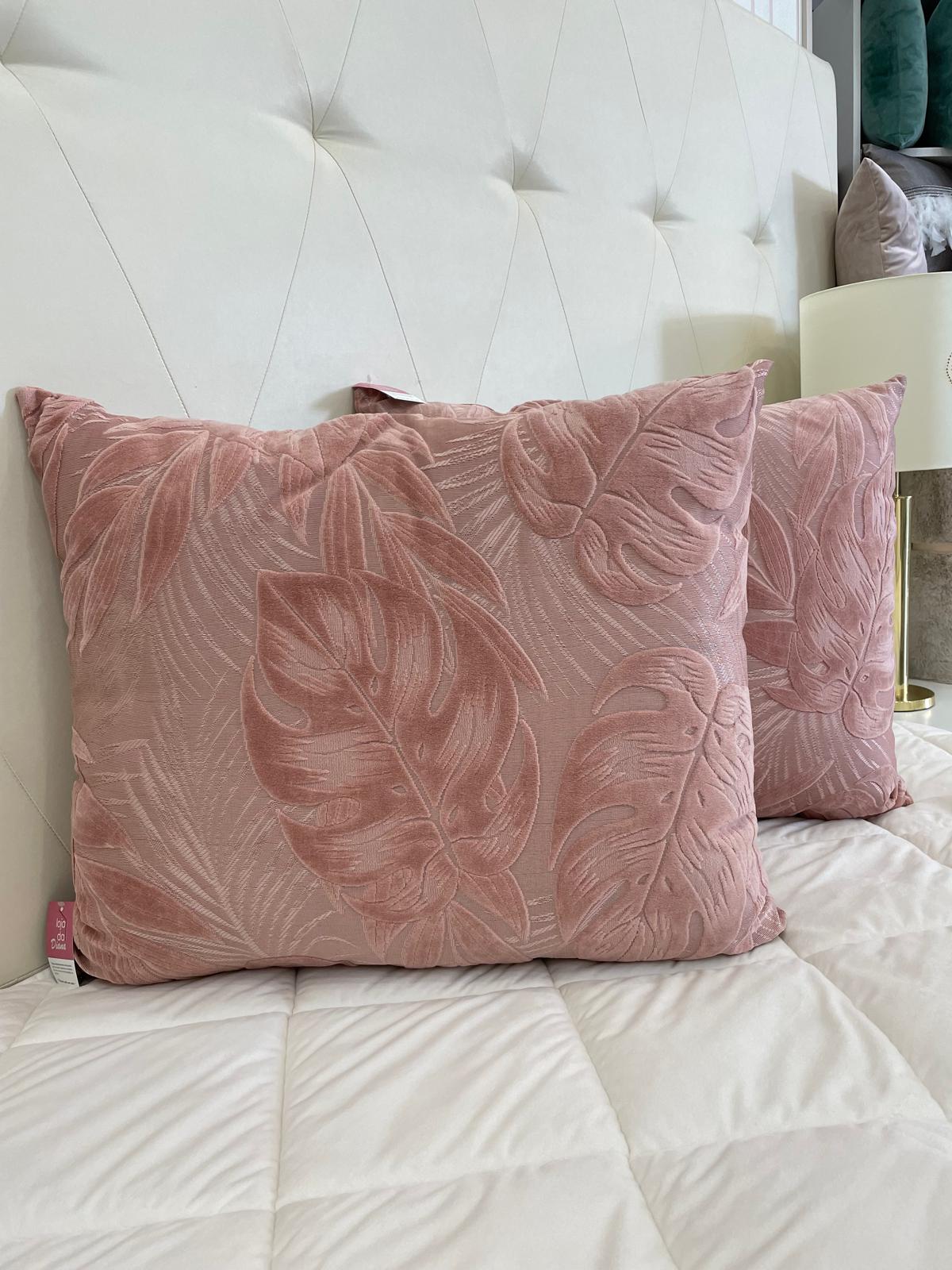 Almofada Decorativa com relevo em Veludo
