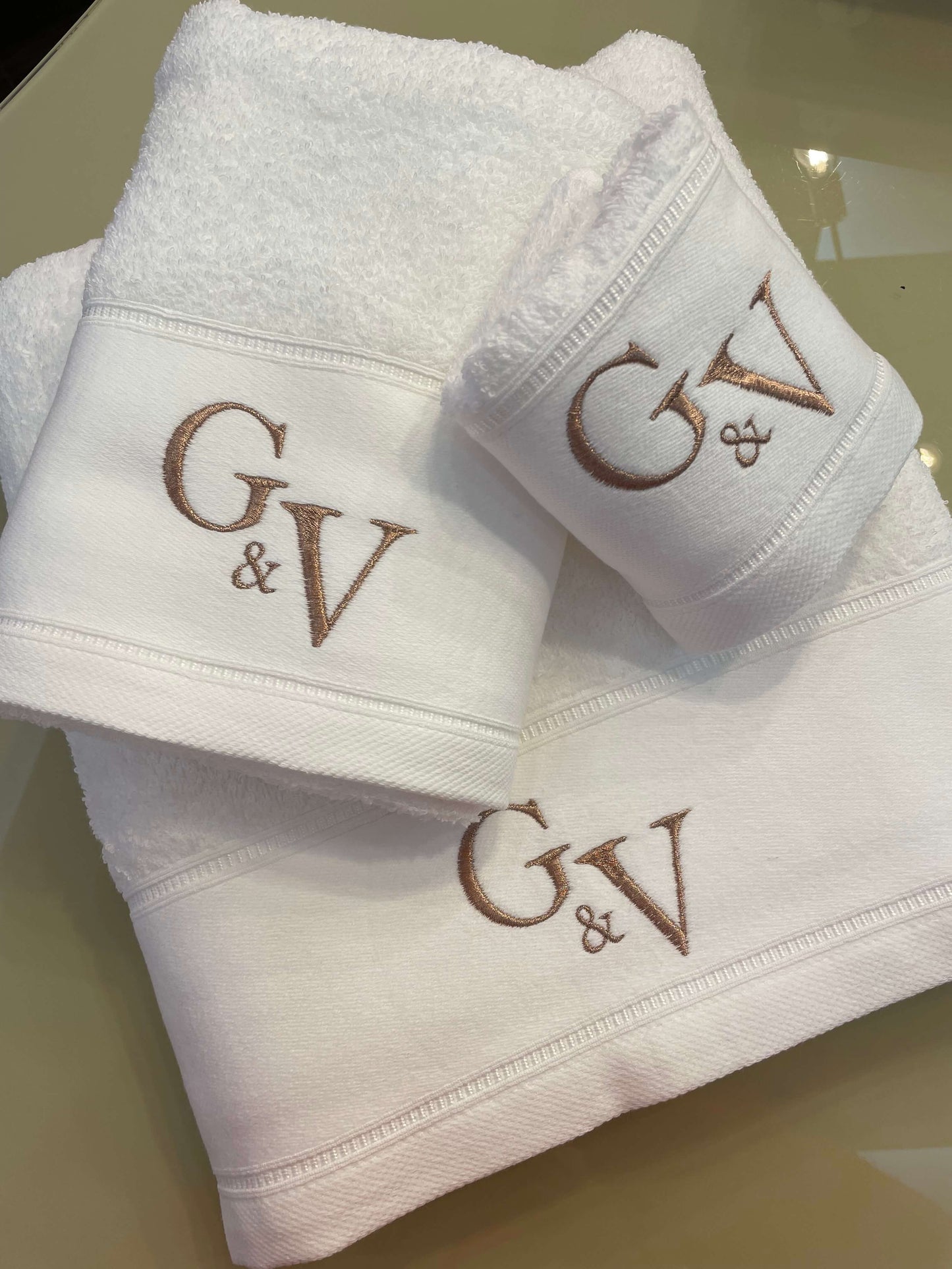 Jogo de Banho Personalizado com Bordado com as Iniciais (EXCLUSIVO)