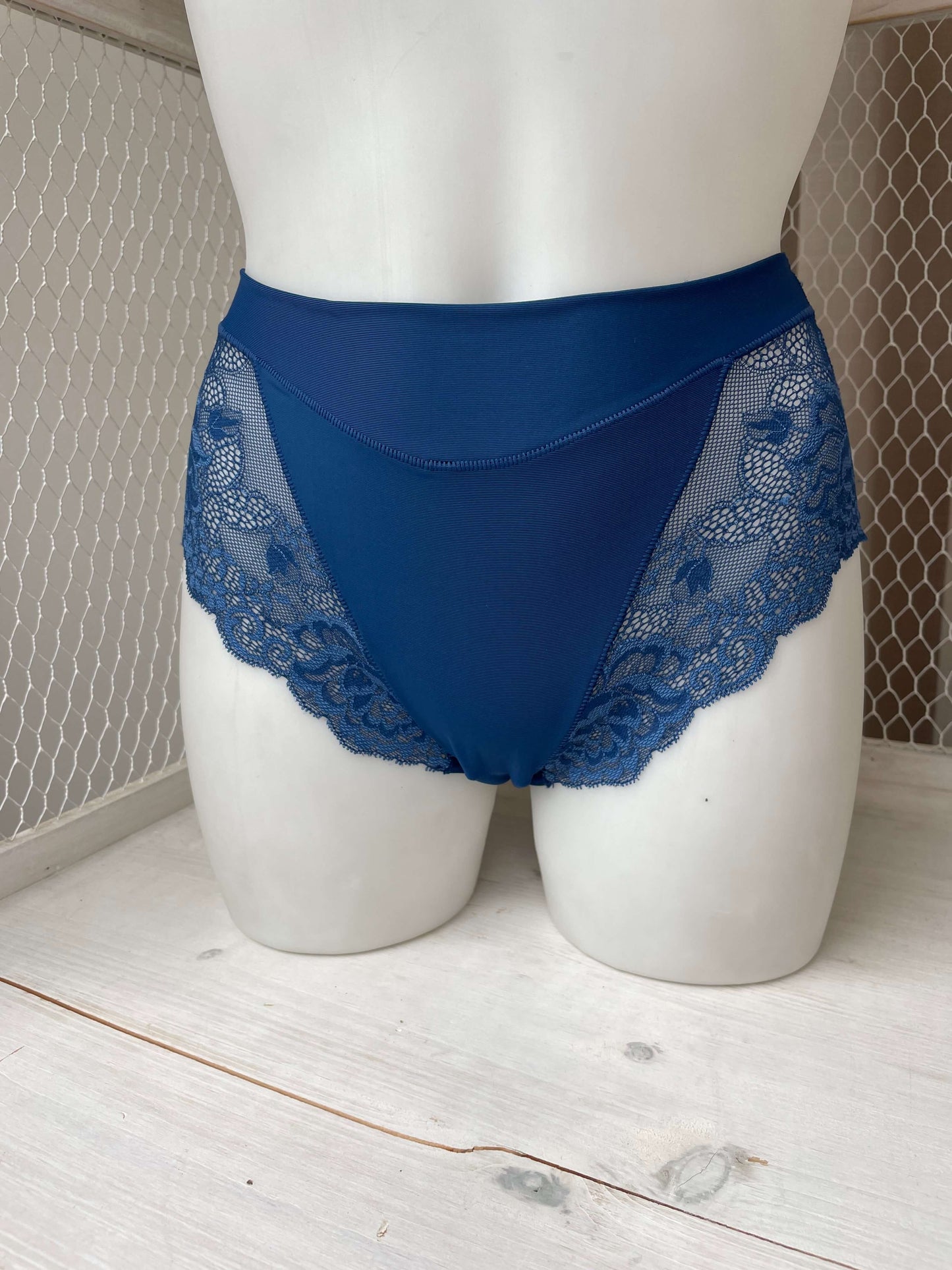 Cueca Rendada "Milano Greta Color" para Mulher