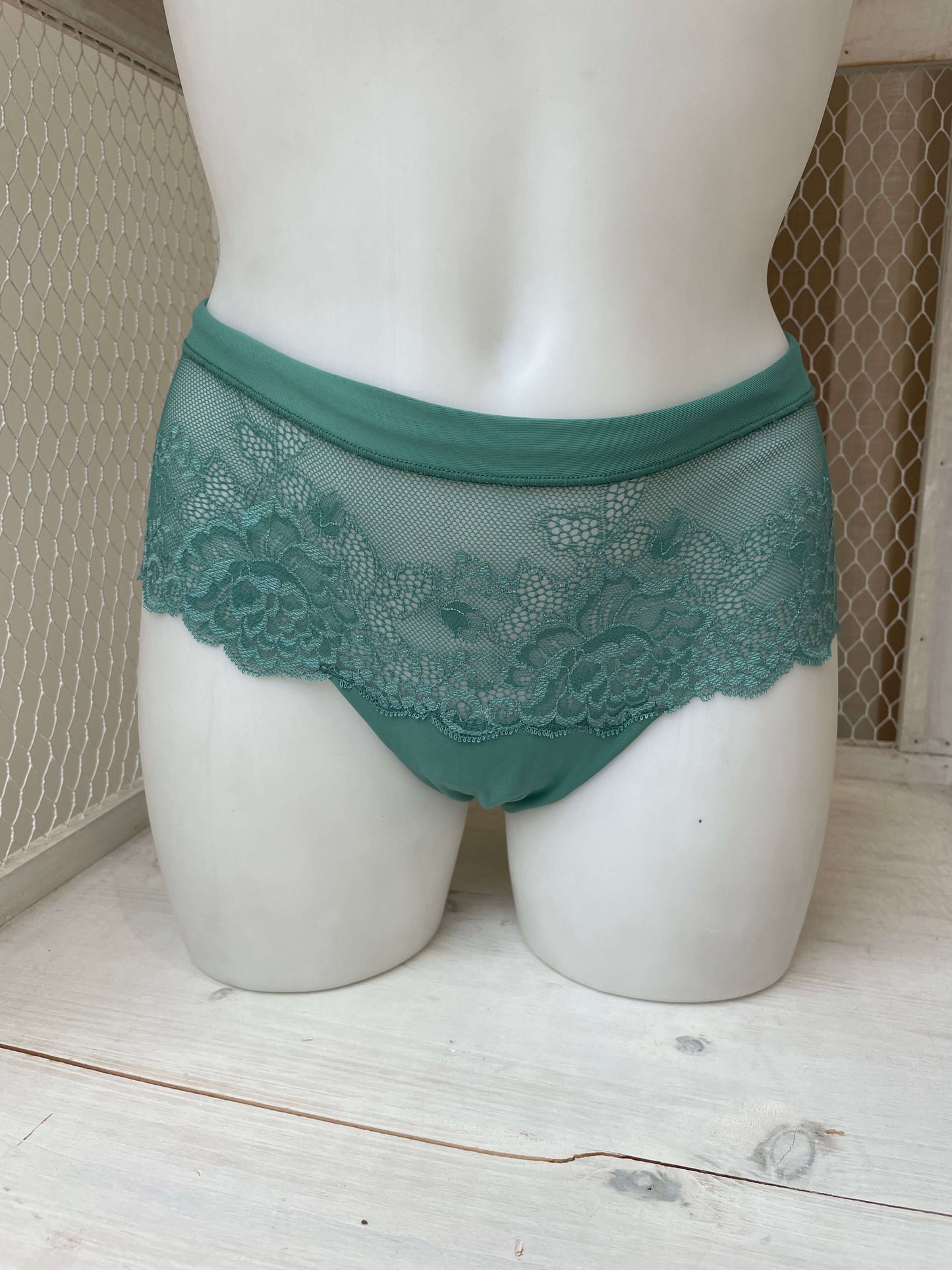 Cueca Shorty Rendada "Greta Color" para Mulher