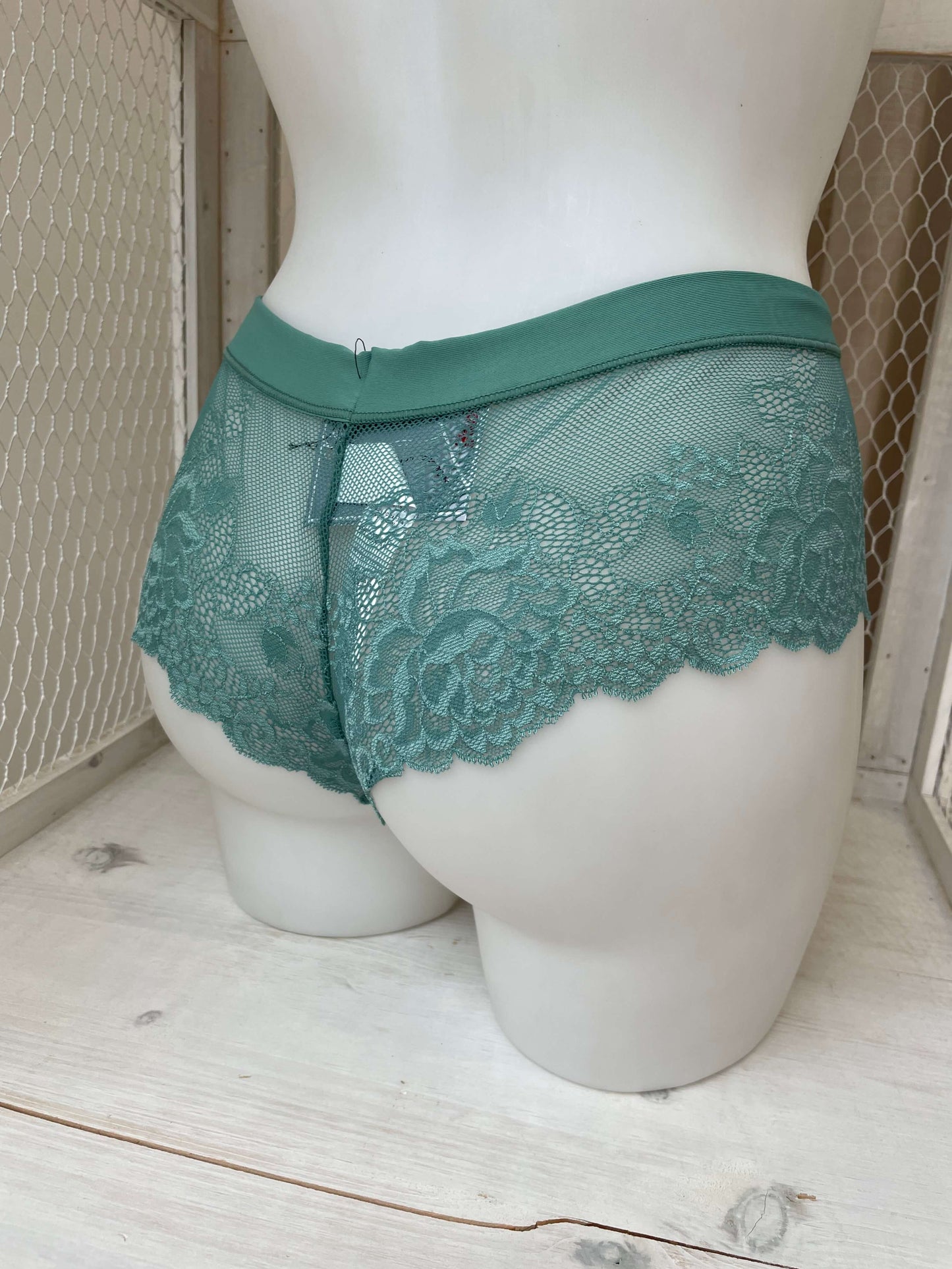 Cueca Shorty Rendada "Greta Color" para Mulher