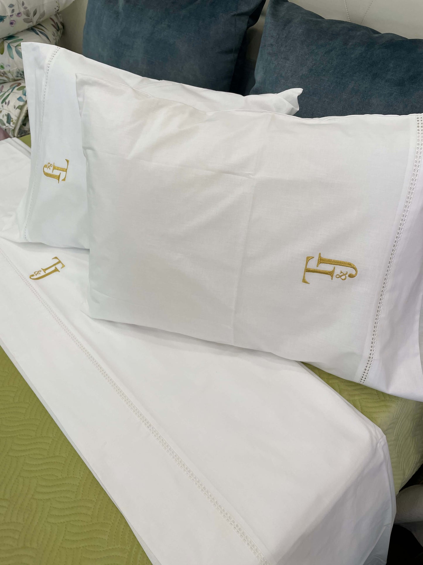 Jogo de Cama Personalizado com Bordado com Iniciais (EXCLUSIVO)