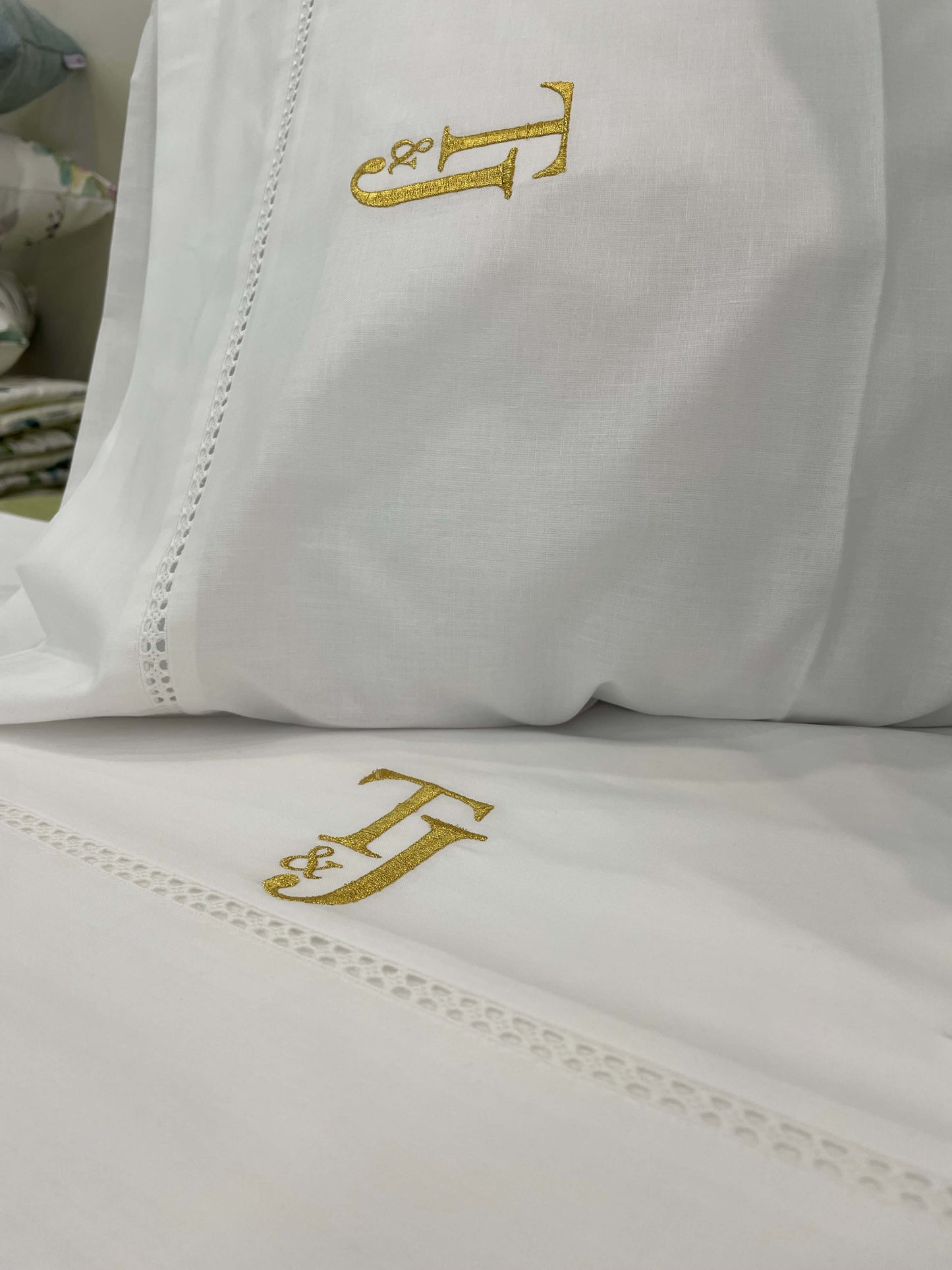 Jogo de Cama Personalizado com Bordado com Iniciais (EXCLUSIVO)