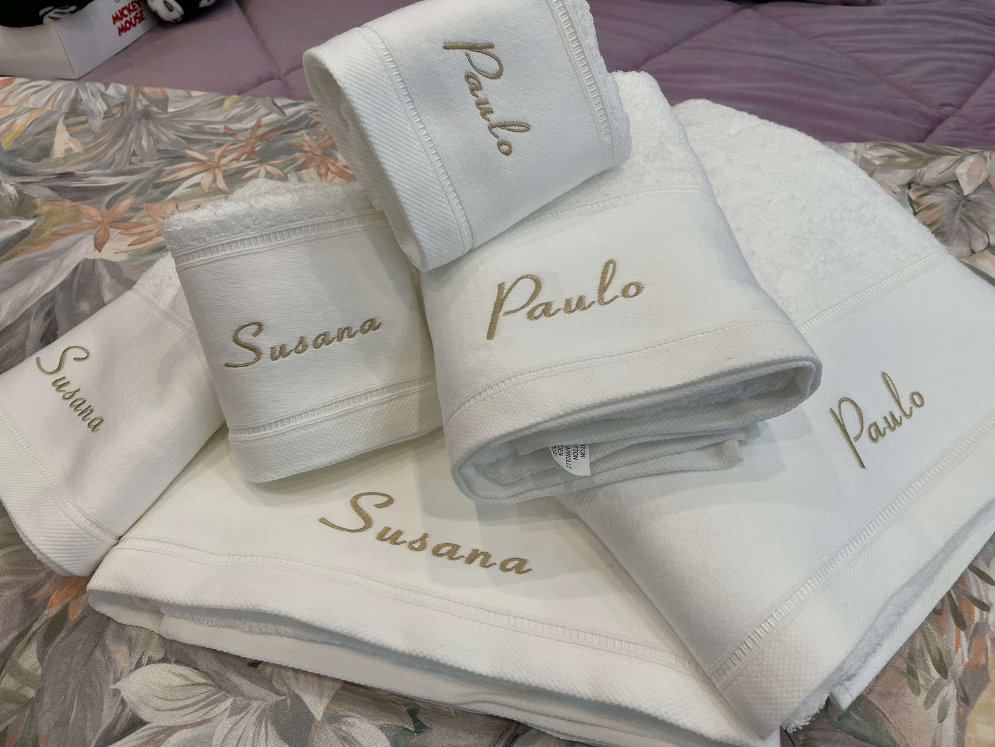 Jogo de Banho Bordado Personalizado com o Nome (EXCLUSIVO)