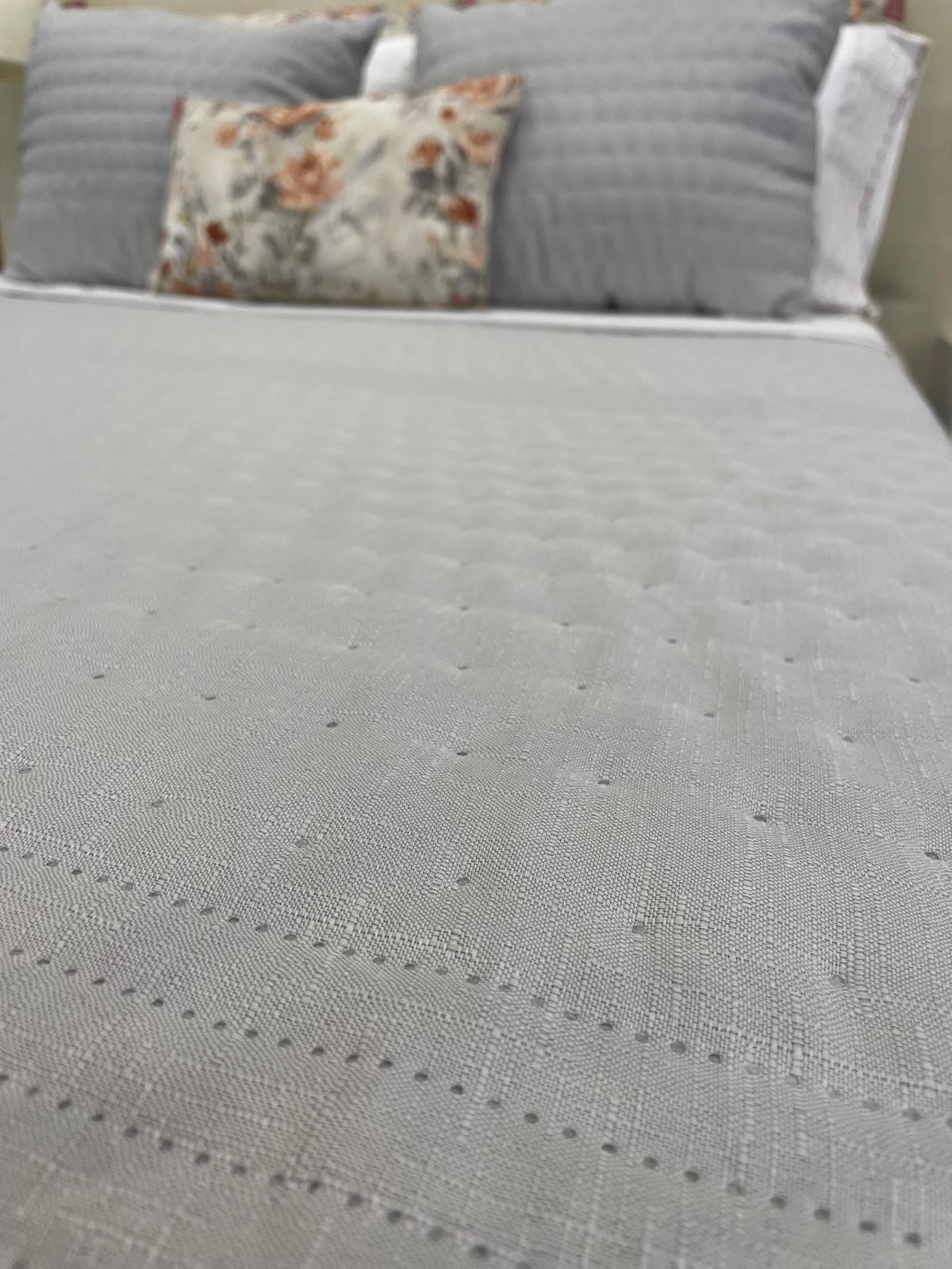 Colcha 250x270 Efeito Linho com Duas Almofadas Cheias