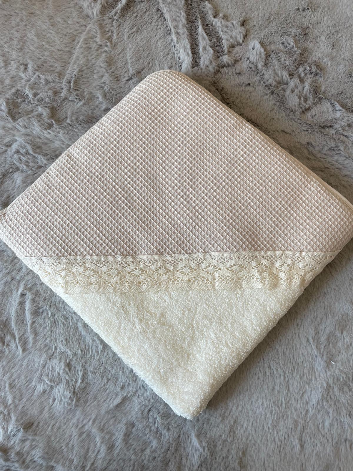 Toalha de Banho de Bebé com Renda (PERSONALIZAR)