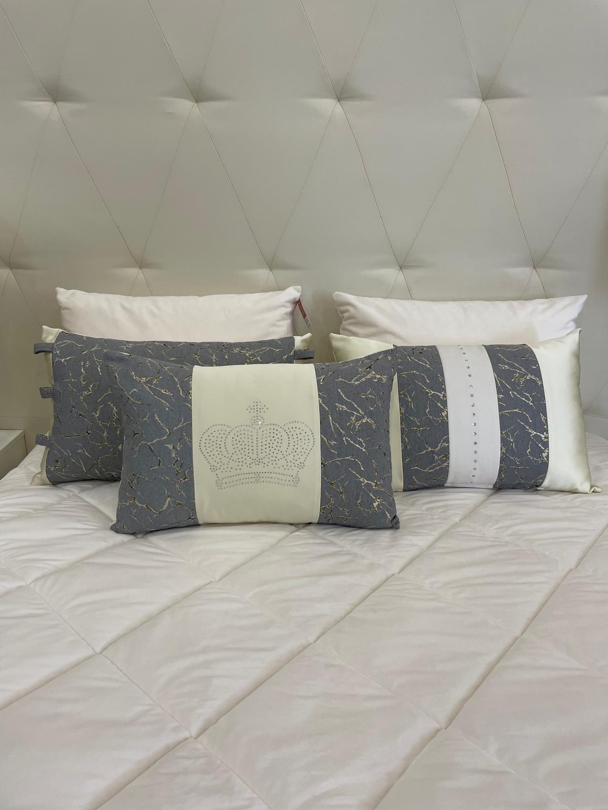 Almofadas Decorativas EXCLUSIVAS com Brilhos e Estampa Raiada