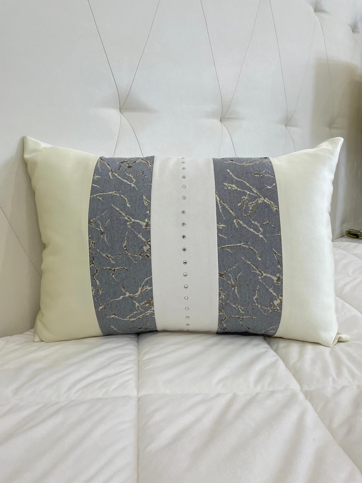 Almofadas Decorativas EXCLUSIVAS com Brilhos e Estampa Raiada