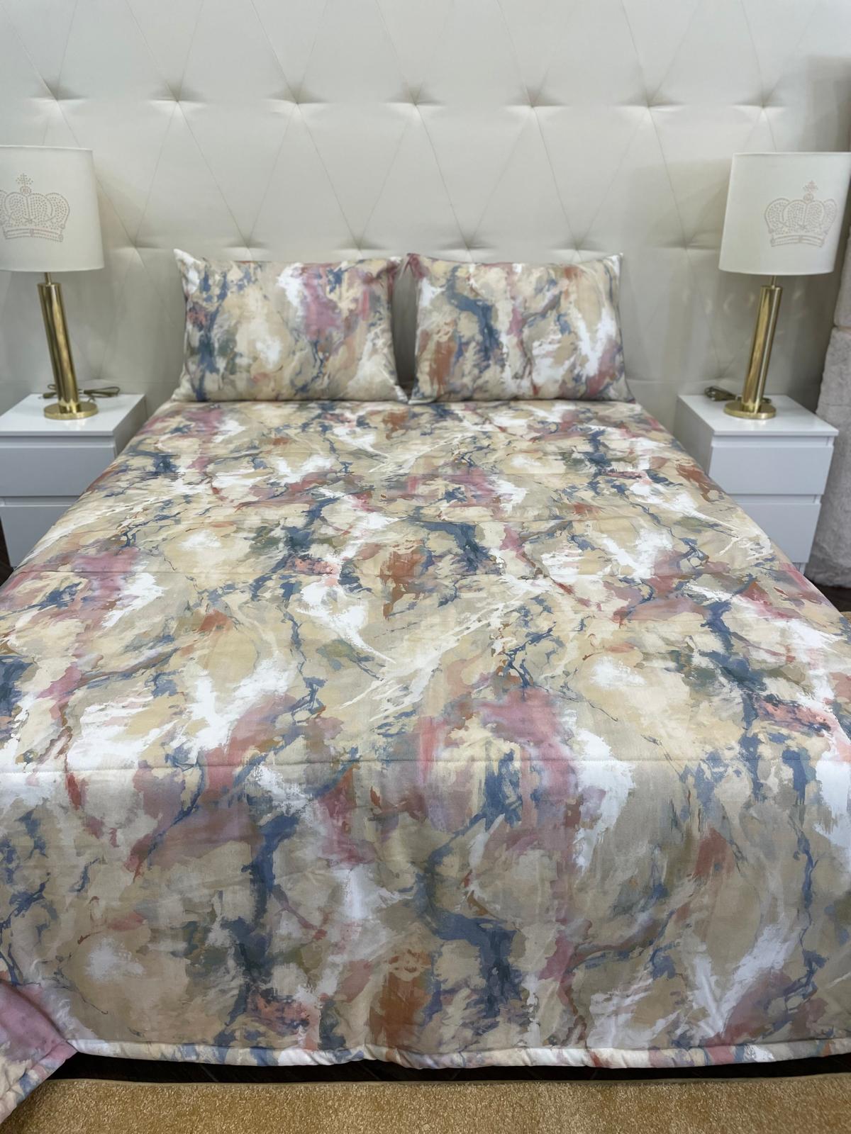Edredon Tecido Estampado Abstrato para Cama de Casal com Duas Fronhas Vazias