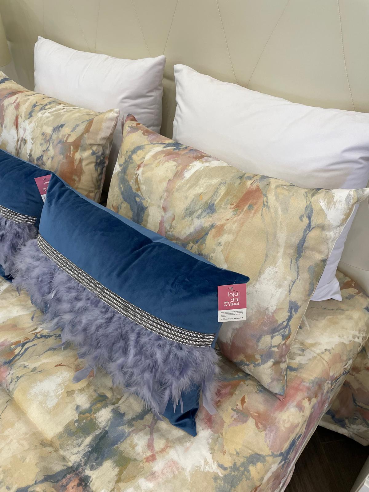 Edredon Tecido Estampado Abstrato para Cama de Casal com Duas Fronhas Vazias