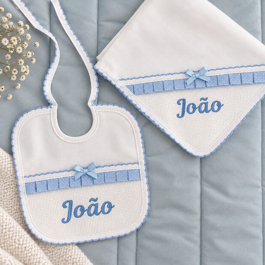 Conjunto fraldinha de pano e babete personalizada com nome bordado