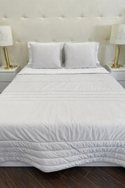 Edredon Decorativo em Veludo MOGNO com duas almofadas cheias