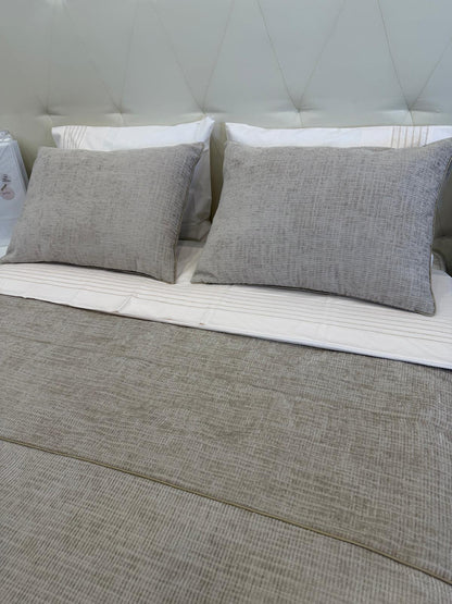 Edredon Tecido Liso para Cama de Casal com Duas Fronhas Vazias