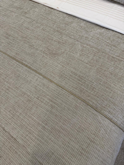 Edredon Tecido Liso para Cama de Casal com Duas Fronhas Vazias