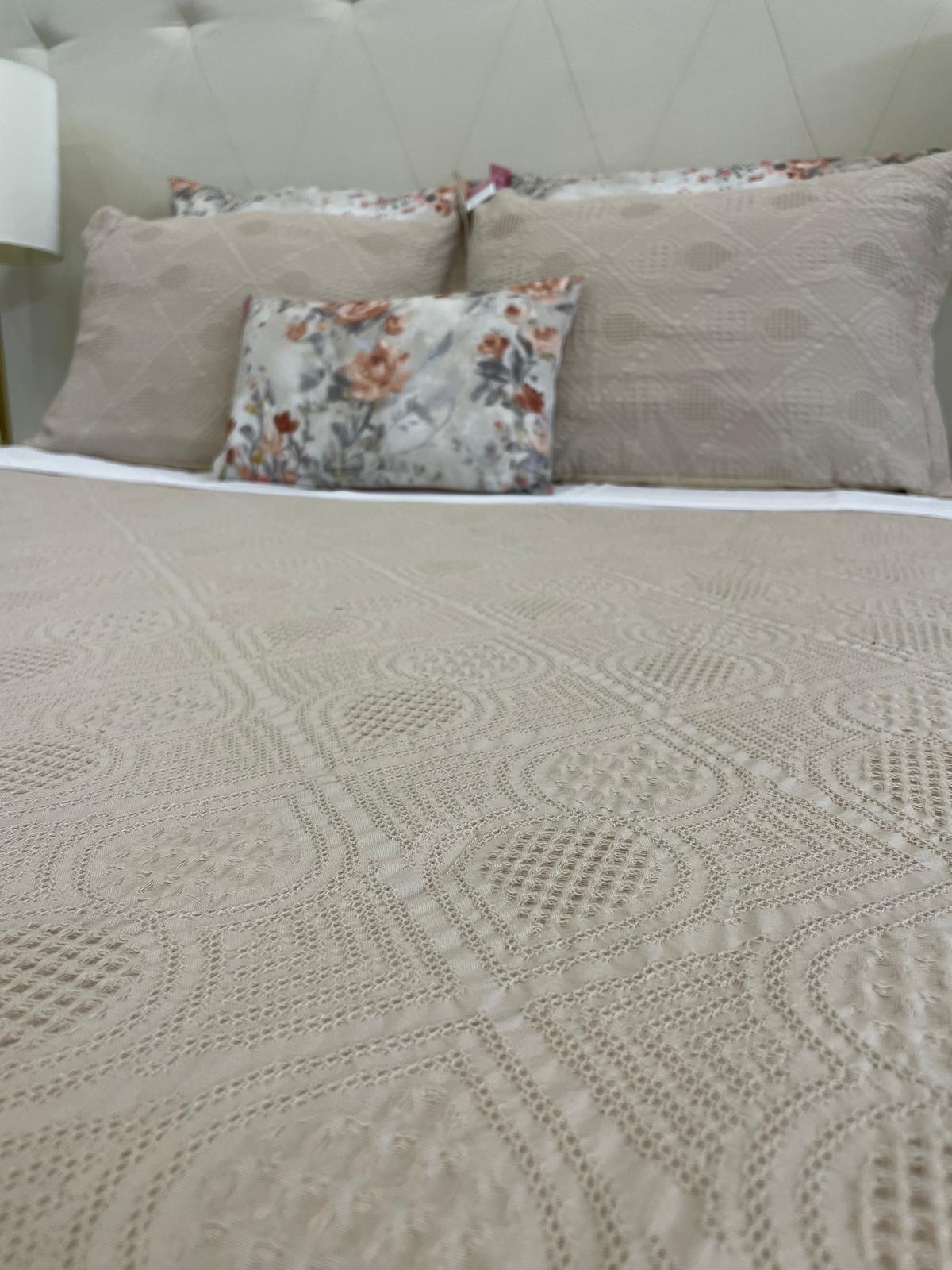 Colcha para Cama de Casal em Algodão com Relevo