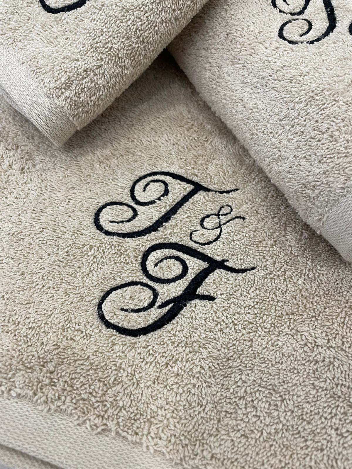 Jogo de Banho Personalizado com duas iniciais manuscritas bordadas (EXCLUSIVO)