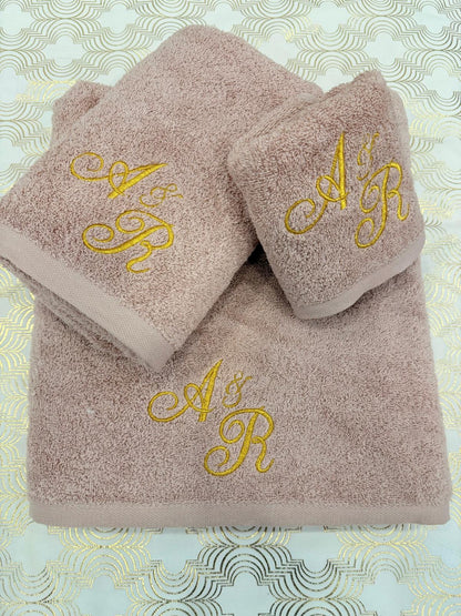 Jogo de Banho Personalizado com duas iniciais manuscritas bordadas (EXCLUSIVO)