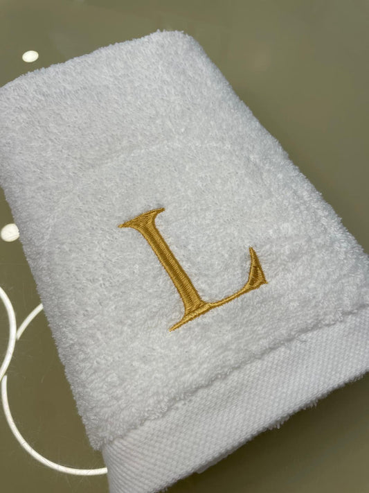 Toalha de Banho ou Rosto Personalizada com uma Inicial Bordada (EXCLUSIVO)