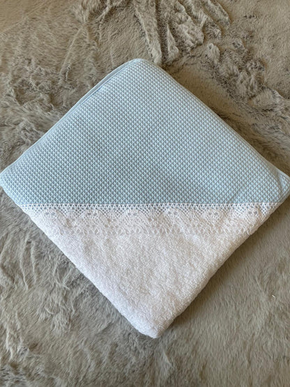 Toalha de Banho de Bebé com Renda (PERSONALIZAR)