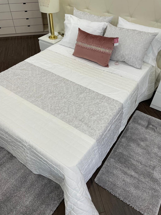 Colcha de Verão branca com pormenores cinza para Cama de Casal - Antilo
