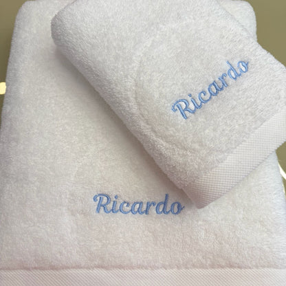 toalha de banho personalizada com nome bordado